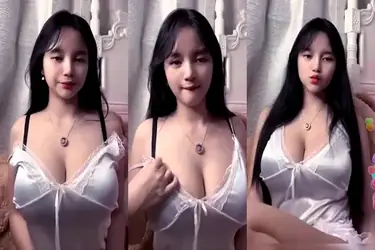 Bokep Hijab Kienzy TikTok Toket Gede Naik Turun Hot